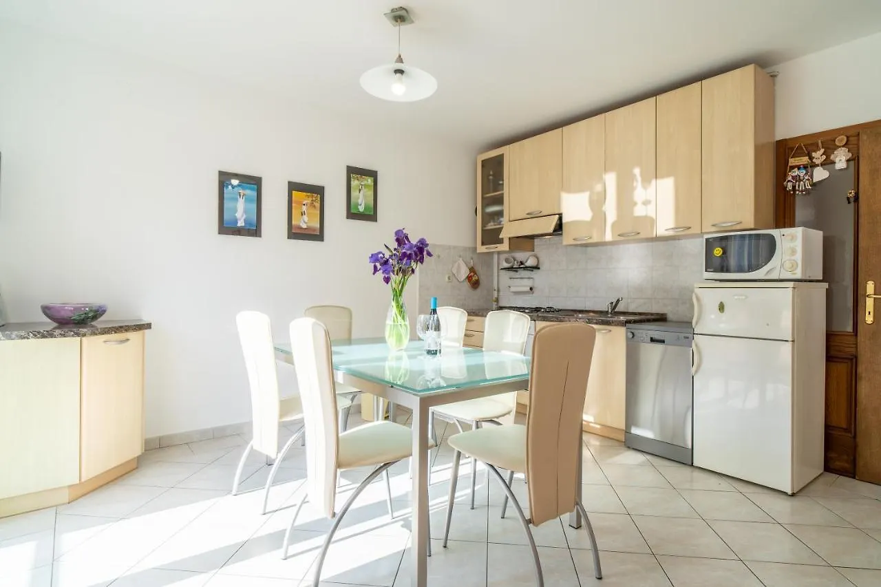 Lovely Dunia Apartment Pula 0*,