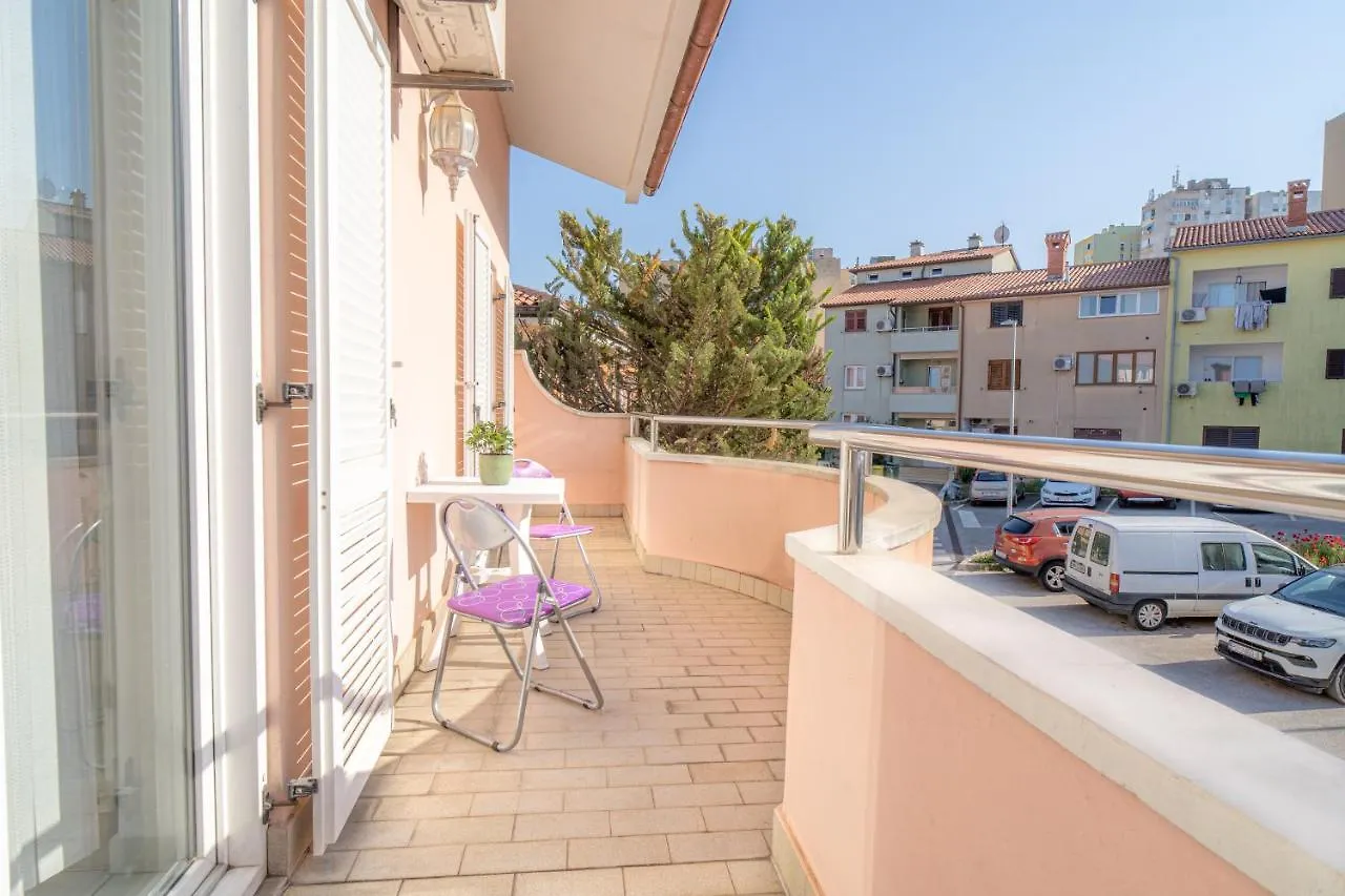 Lovely Dunia Apartment Pula Croatia