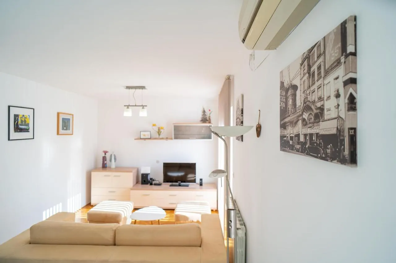 Lovely Dunia Apartment Pula