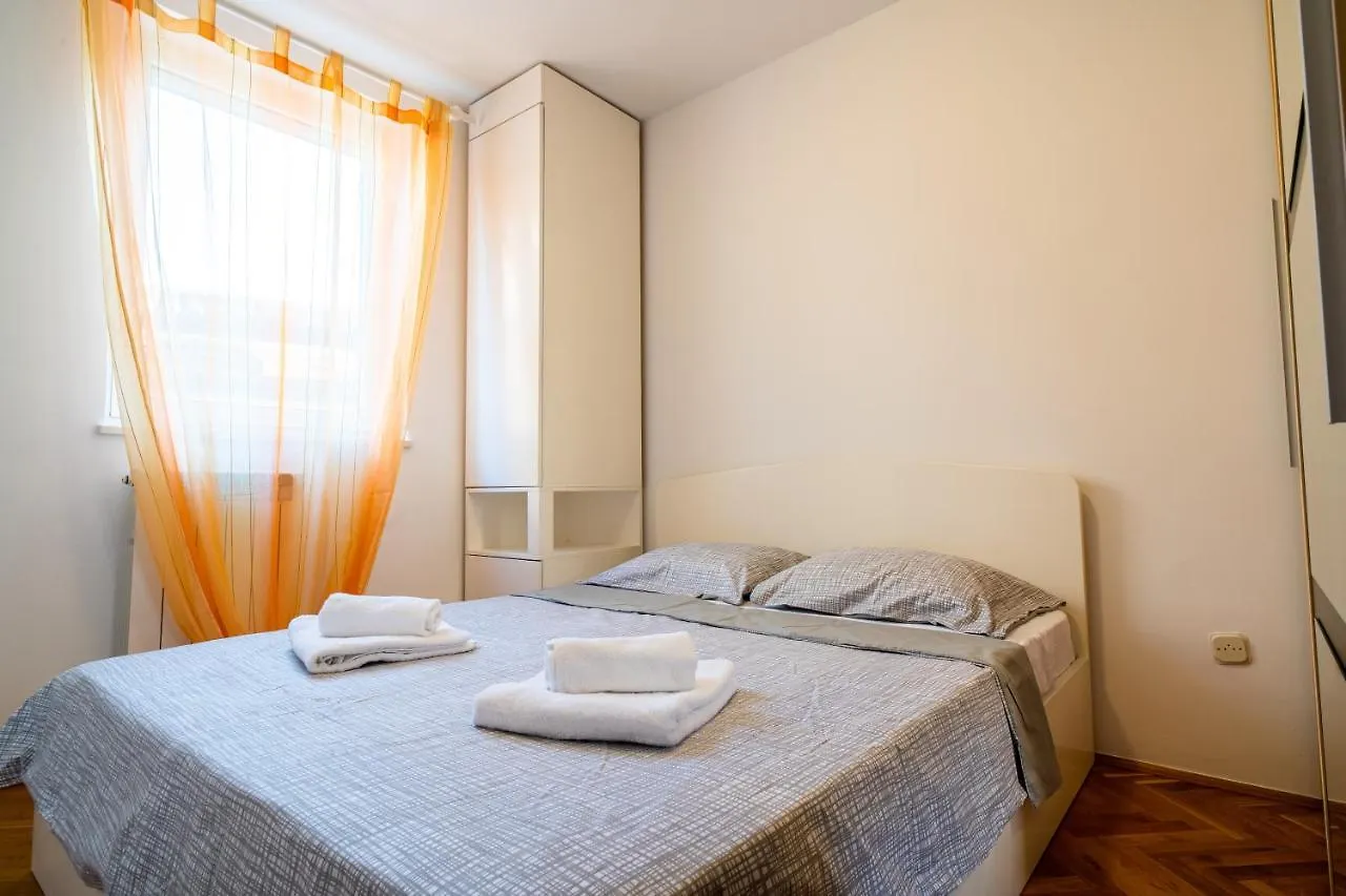 Lovely Dunia Apartment Pula